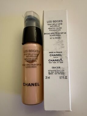 CHANEL Les Beiges Healthy Glow Foundation N°12 Rosé - Pink Beige